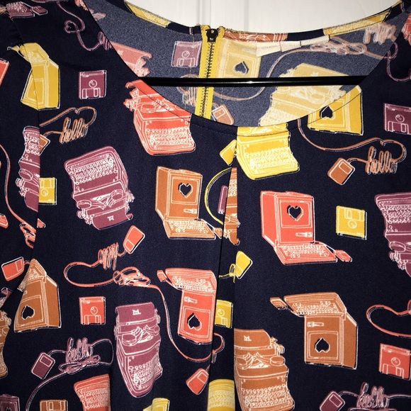 ModCloth Computer Top - Picture 2 of 3